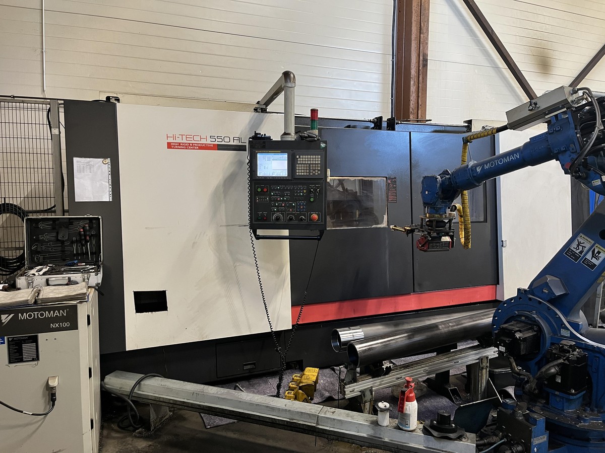 Hwacheon HiTech 550 AL + Motoman